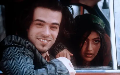Странный чужак — кадр 1