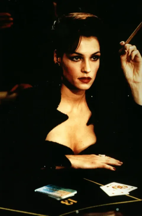 Золотой глаз — кадр 1
