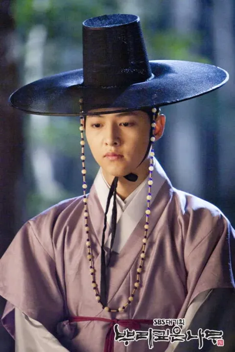 Дерево с глубокими корнями — кадр 8