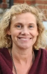 Полли Коссович