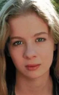 Анна Повежа